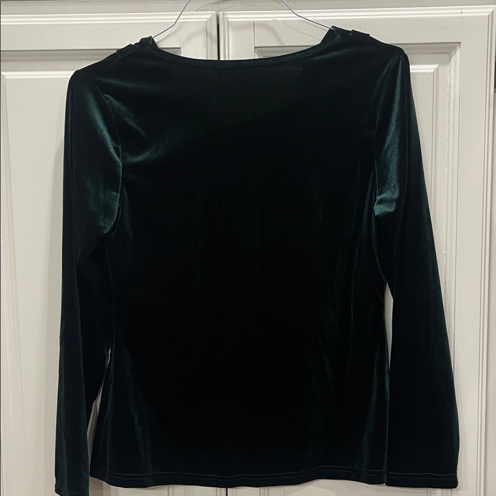 NWOT Womenβs Long Sleeve Cowl Neck Velvet Blouse in Deep Evergreen - Picture 4 of 7